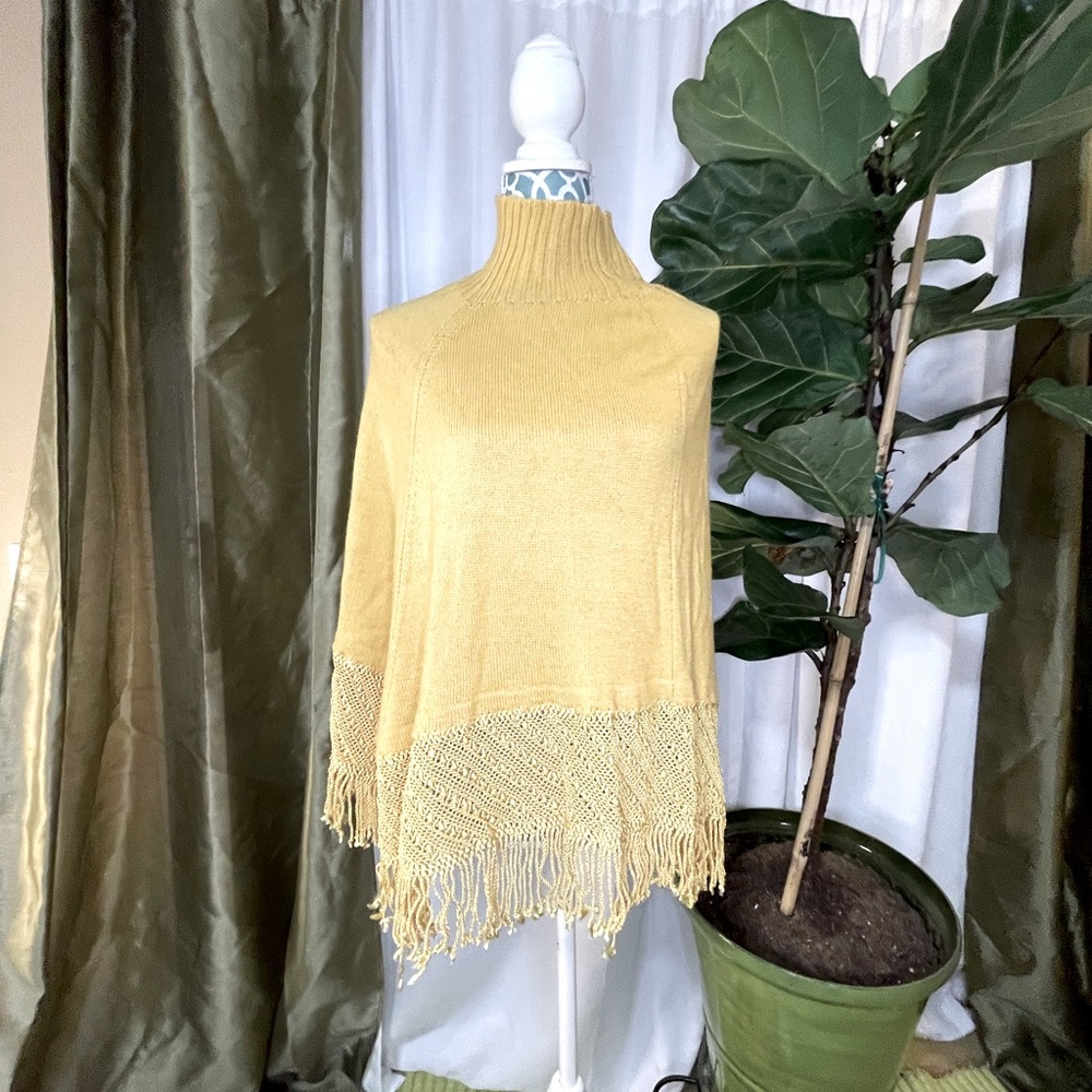 Los Andes Yellow Alpaca Poncho